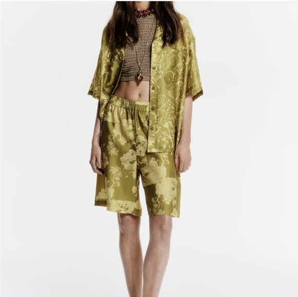 *LAST CHANCE* WHITE LOTUS x H&M PATTERNED KNEE-LENGTH SHORTS NWT Size XXL - Picture 2 of 11